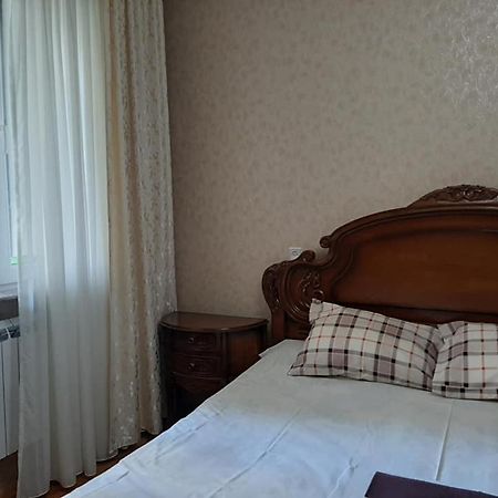 Apartment Жужуна バトゥーミ エクステリア 写真