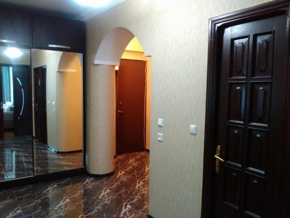 Apartment Жужуна バトゥーミ エクステリア 写真