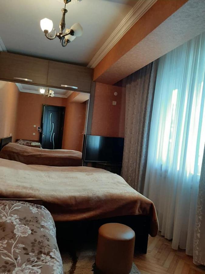 Apartment Жужуна バトゥーミ エクステリア 写真