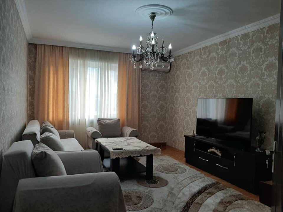 Apartment Жужуна バトゥーミ エクステリア 写真