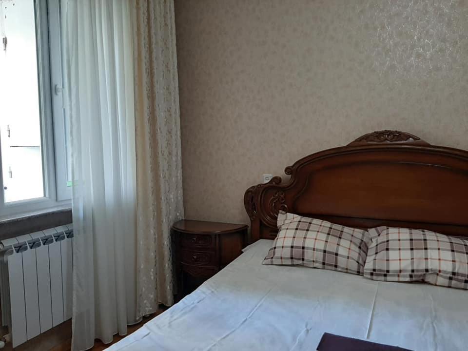 Apartment Жужуна バトゥーミ エクステリア 写真