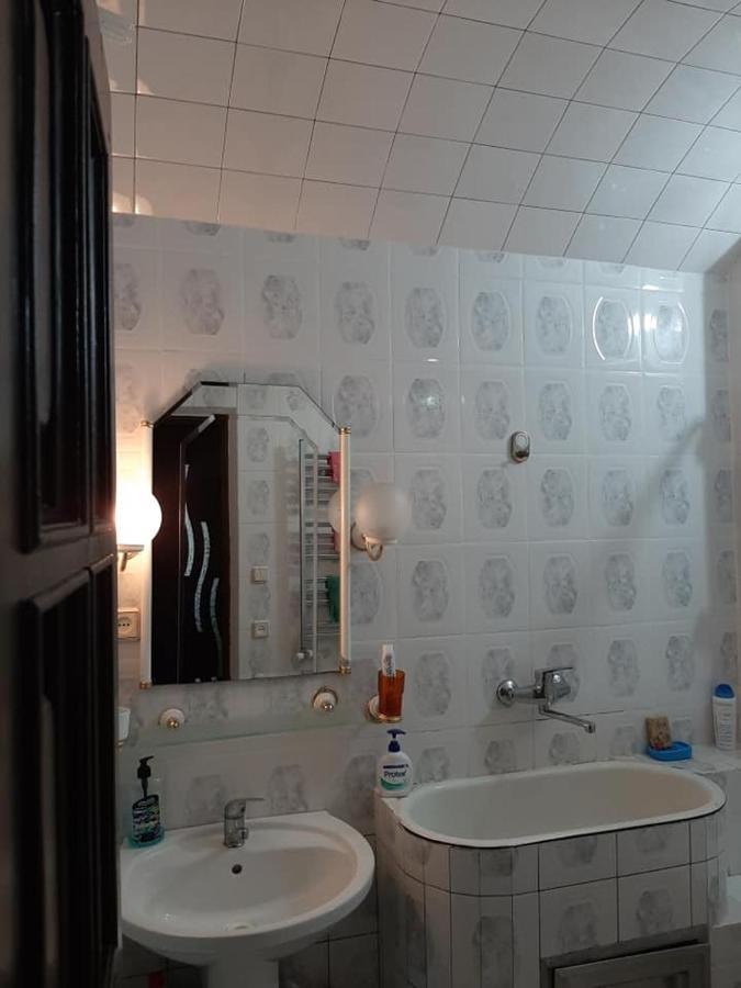 Apartment Жужуна バトゥーミ エクステリア 写真